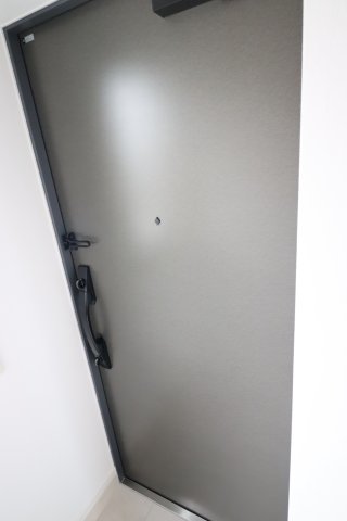 GENOVIA花月総持寺0501号室 玄関