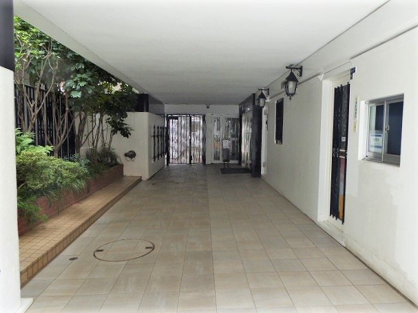 秀和狸穴レジデンス 外観