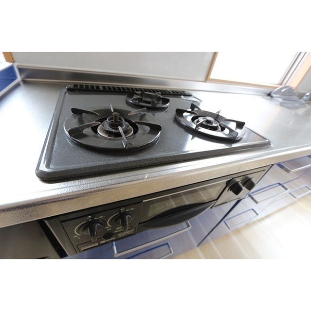 プレシャス　イースト201号室 三口コンロ　グリル付き