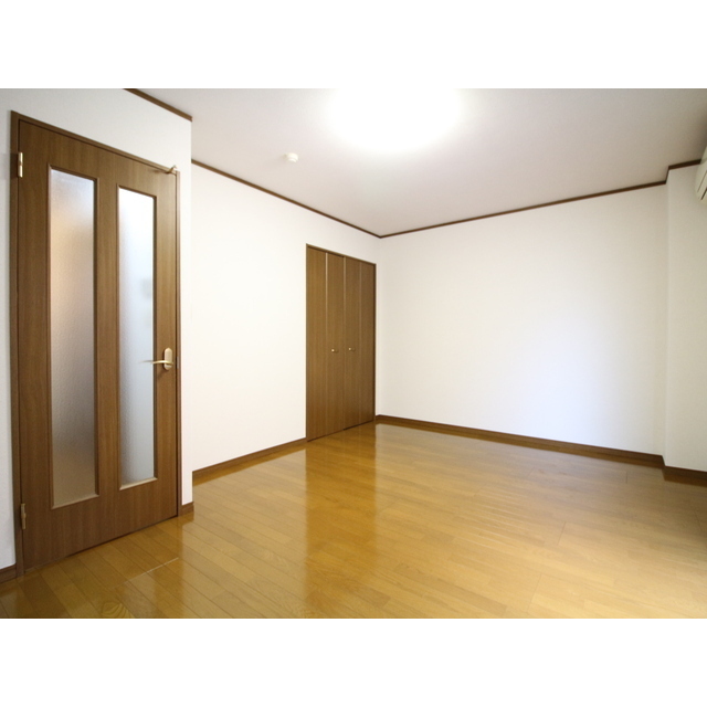 アンプルール フェール リリエンハイムⅡ 洋室約9.1帖