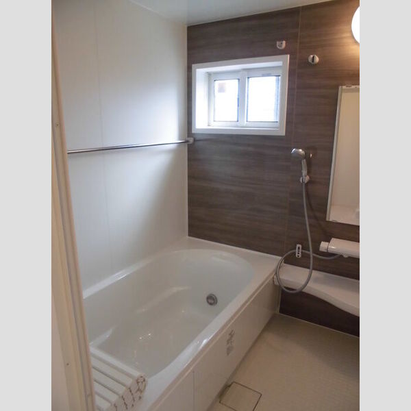 メゾン・ド・プリュネ102号室 一坪風呂