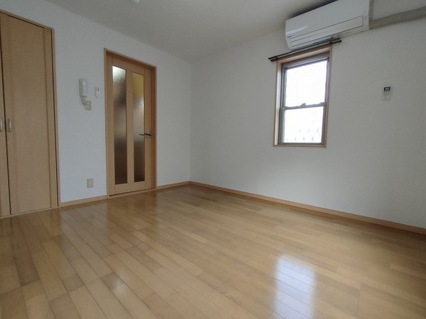 エスポワール弐番館1階 同建物別部屋の参考画像