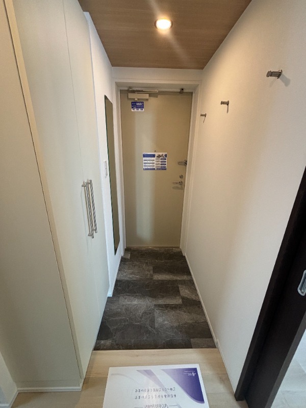 レジディア神田岩本町4階 玄関