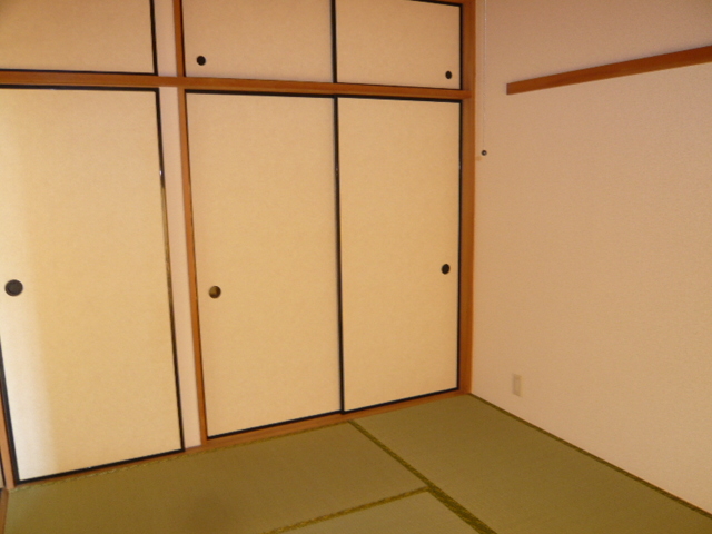 ルアソル0202号室 押入れ