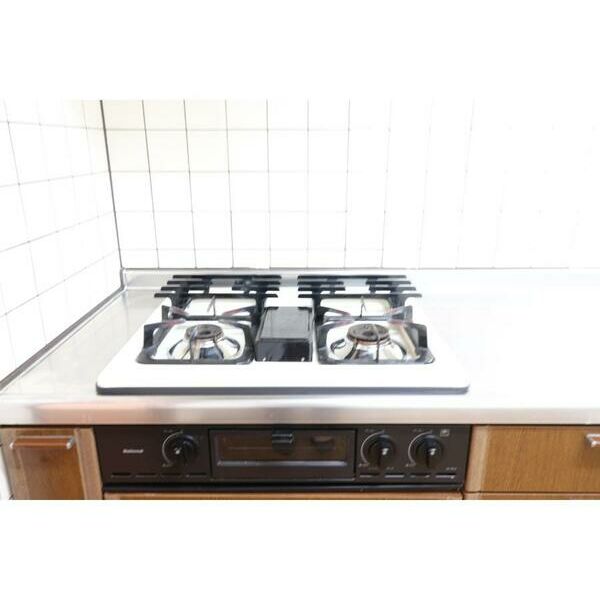 綾東ヴィレッジ弐番館202号室 キッチン