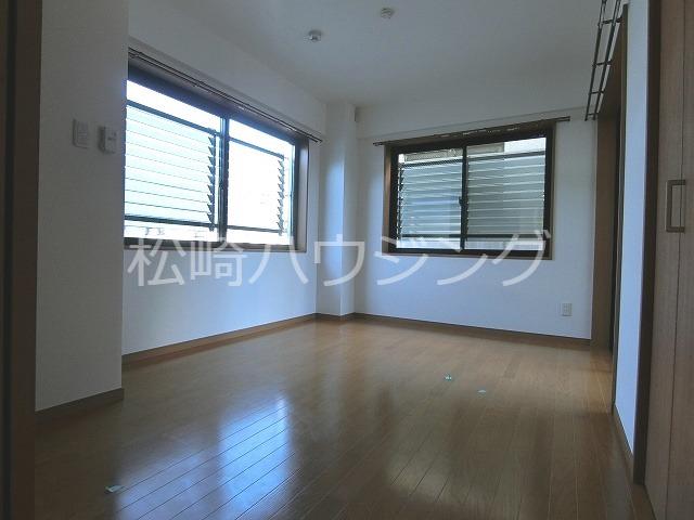 charcoal house 内観