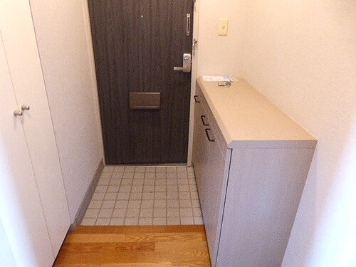 テレパレス船橋三咲Ｂ棟1階 玄関　同タイプ別部屋