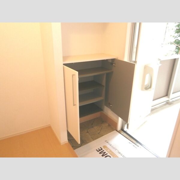 フェリシテ102号室 シューズボックス