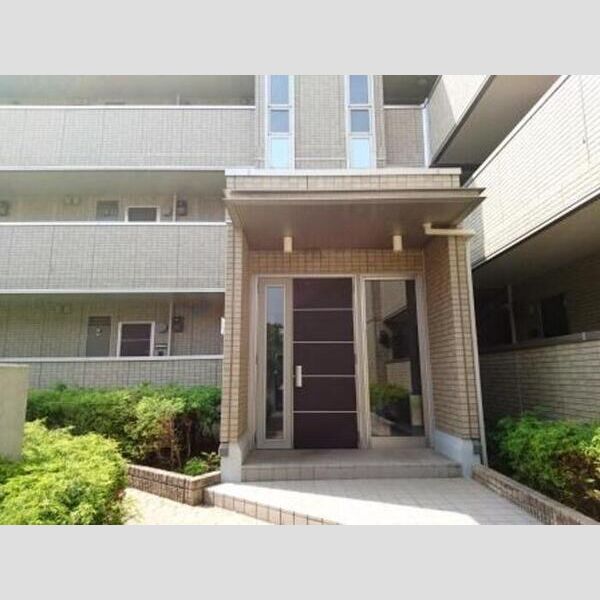 トレビナ保谷210号室 エントランス