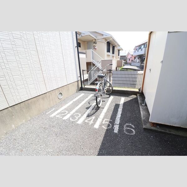 レグルス 駐輪場