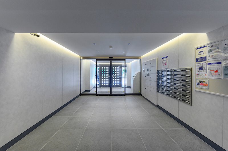 レジディア三軒茶屋Ⅱ7階 エントランス