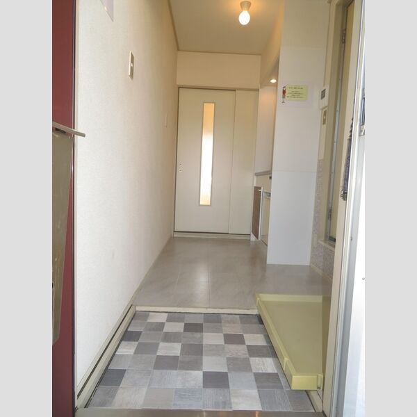 ハイツ井上　B 玄関部分です。