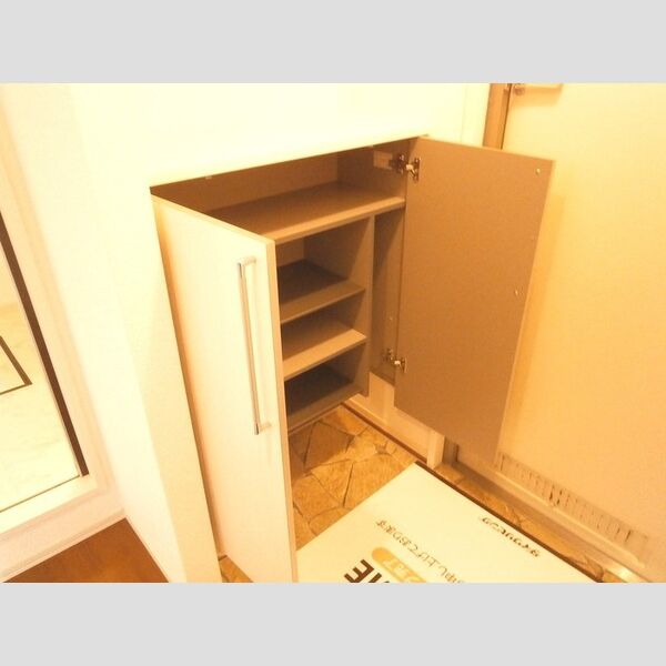 フェリーチェ石田202号室 収納