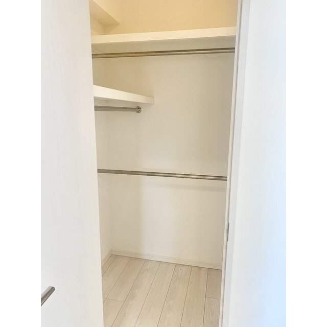 ミュージシャンズヴィラ幡ヶ谷0303号室 ウォークインクローゼット（寝室）