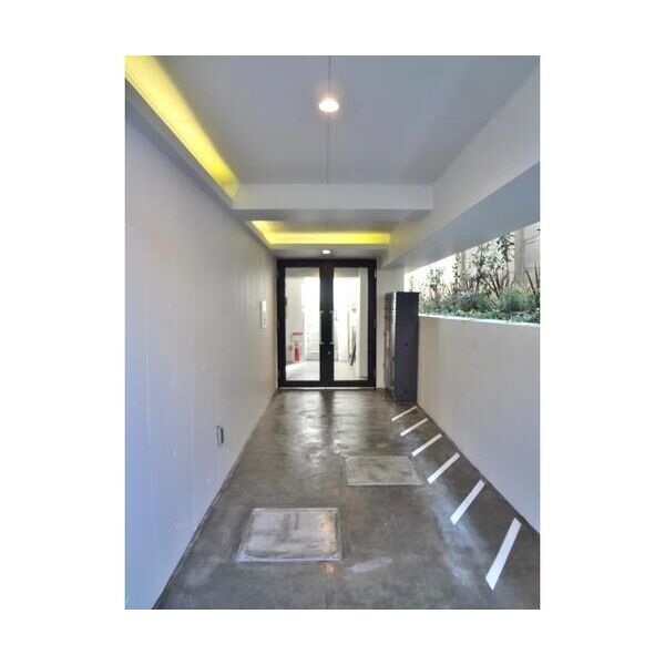 レジス飛鳥山公園402号室 エントランス