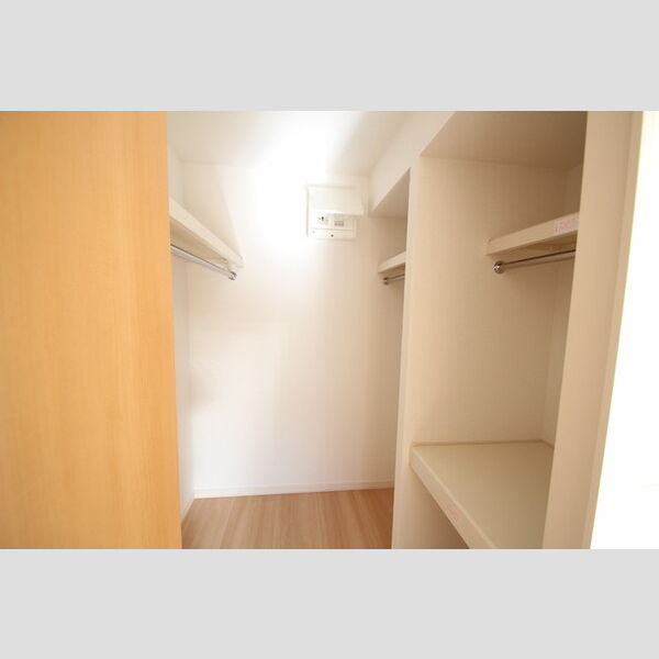 ソレイユ301号室 ウォークインクローゼットが付いています!