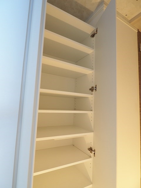 レオーネ方南町3階 収納