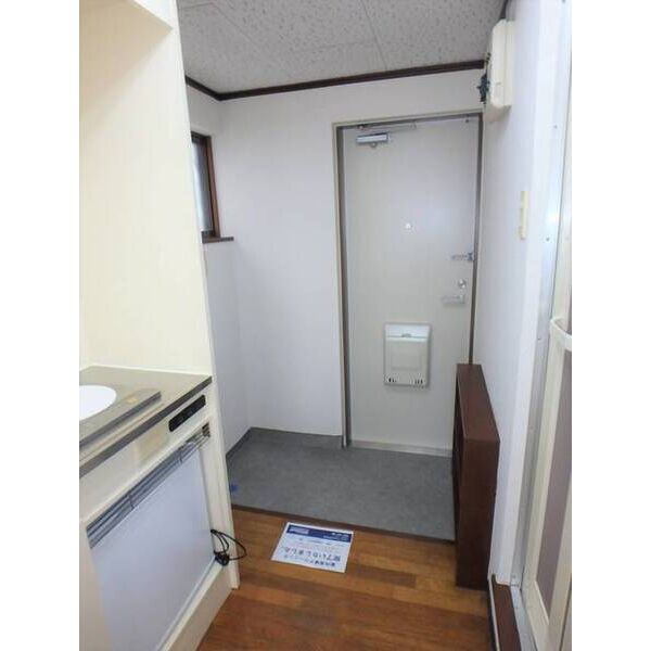 ヴィラ・カミニート0105号室 玄関