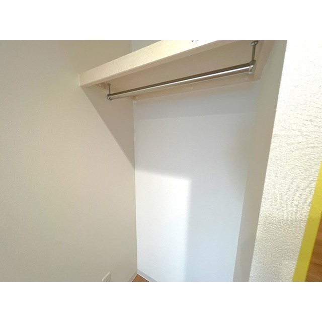 グリーンテラス鷺宮205号室 玄関にもクロークあり