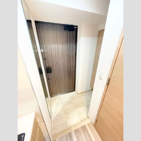 リーラ中野 玄関