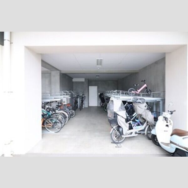Murray Hill703号室 駐輪場