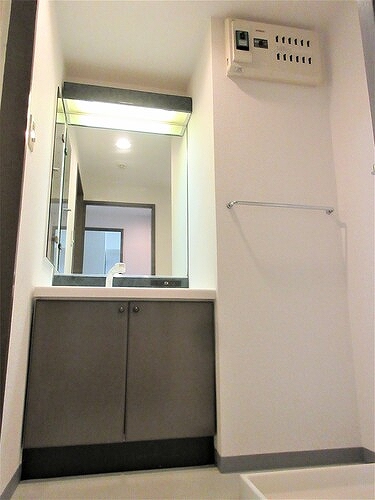 ライオンズマンション湘南江の島 洗面台　洗面所　前回募集時／2024年7月の写真