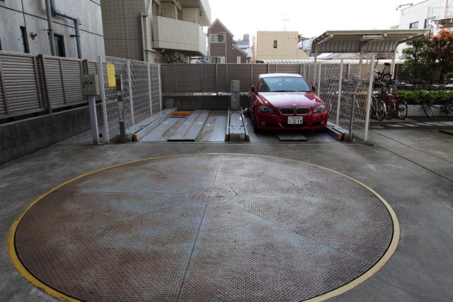 プライムアーバン四谷外苑東304号室 駐車場