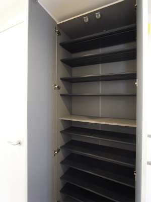 リブリ・グラン 関口2階 玄関