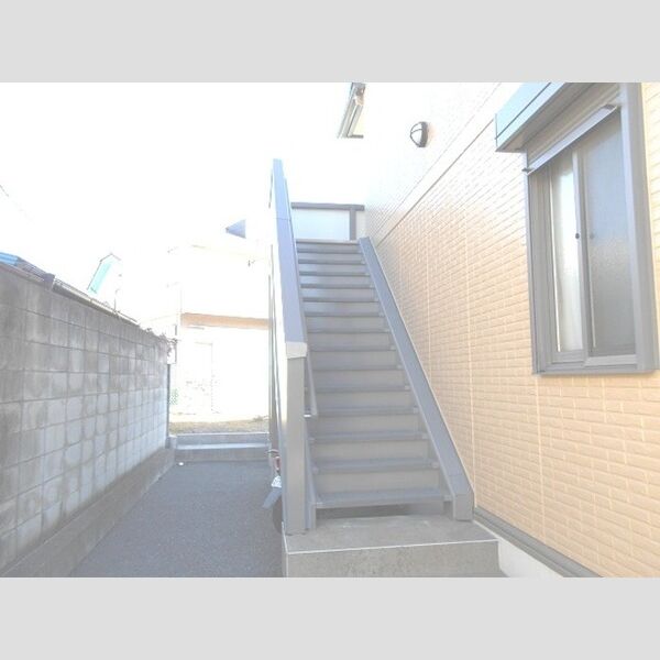 ウィスタ岸町 外階段