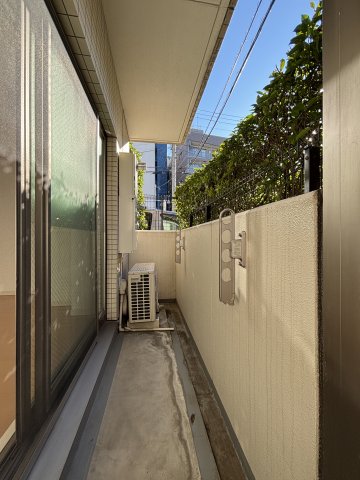 ガーデンハウス柿の木坂0106号室 バルコニー