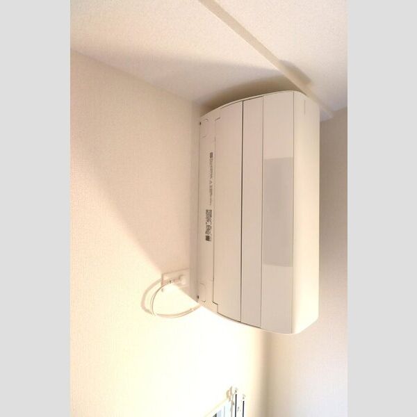 セレスティア小豆沢105号室 エアコン