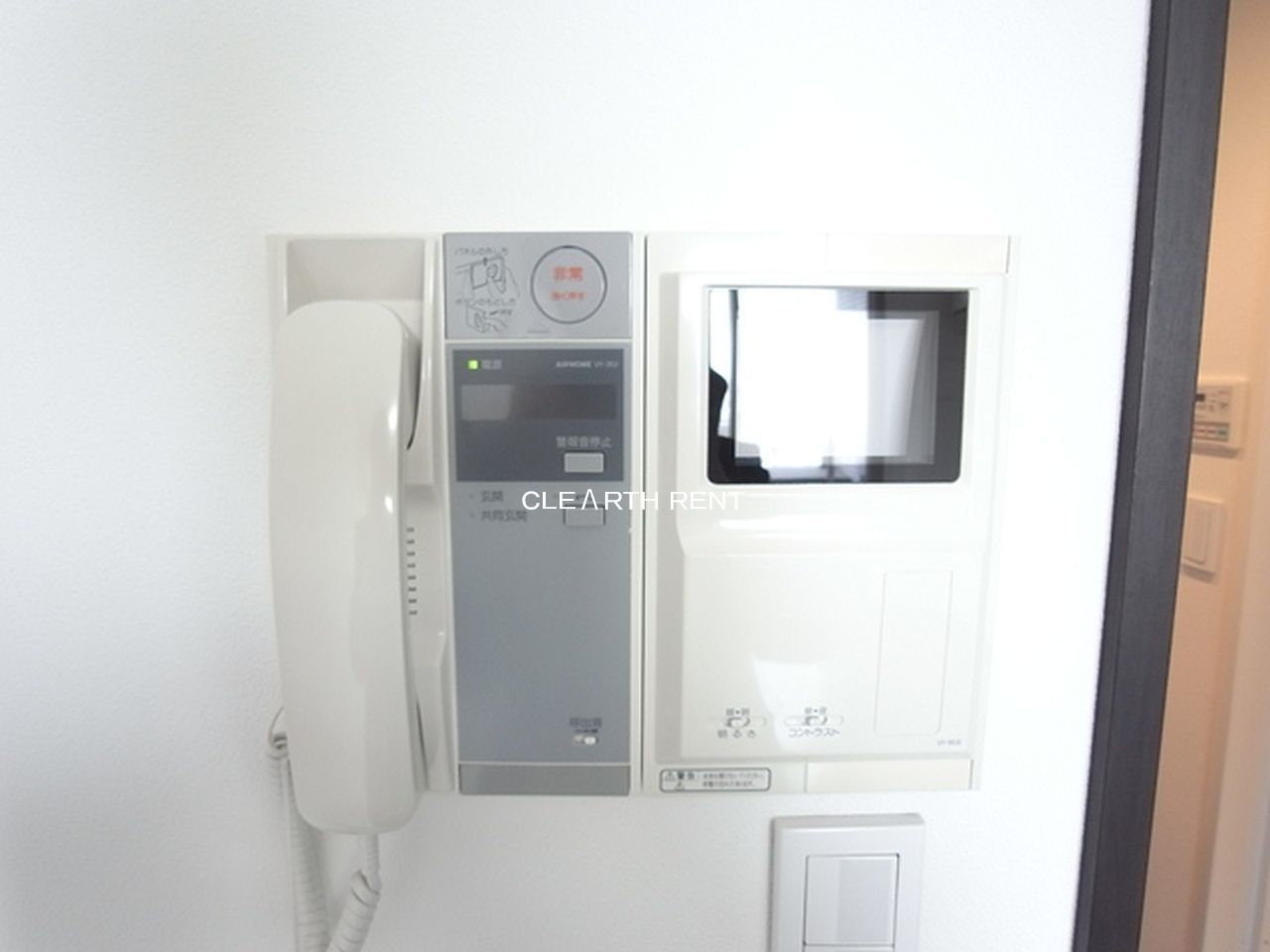 コンシェリア・デュー代々木公園8階 来訪者が確認できるモニター付きインターホン