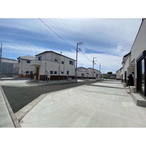 福生市熊川戸建貸家 エントランス