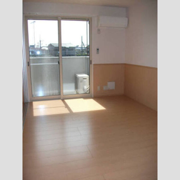 グランメール桜町　D 明るいリビング(エアコンが付帯)