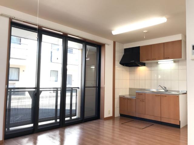 クレメント駒木Ｃ リビング