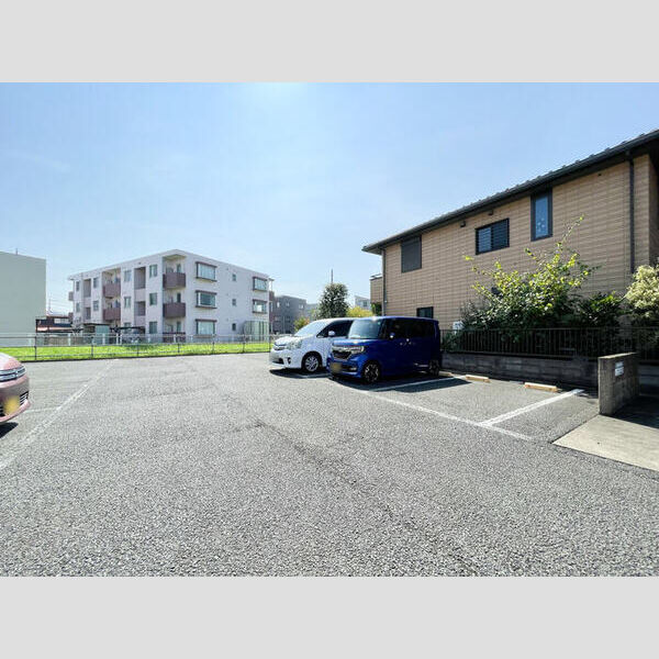 グランメール南台 駐車場