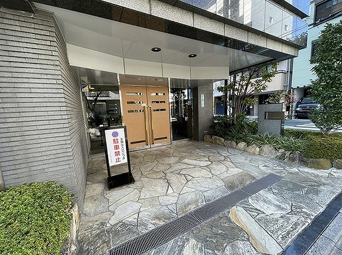 コスモ西尾久 エントランス※2025年11月撮影時