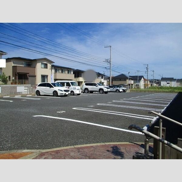 メルヴェイユ　C106号室 駐車場