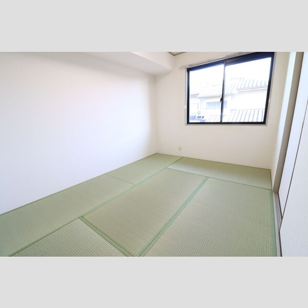 サイレントレジデンス203号室 和室