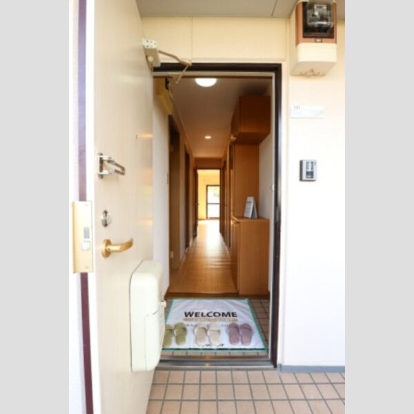 ル・モンテスト　F101号室 玄関