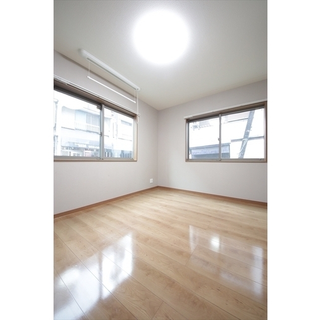 サリス万世町A棟0101号室 内観