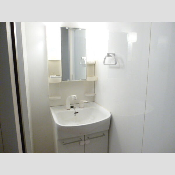 シャルマン・ルミエール103号室 洗面