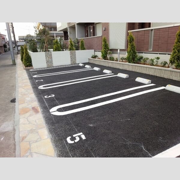 Riviere 駐車場