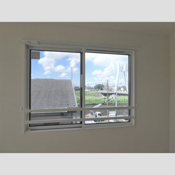 ベルクレスト301号室 窓からの景色(洋室6帖)