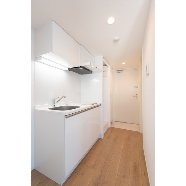 ASTILE西新宿 キッチン-玄関