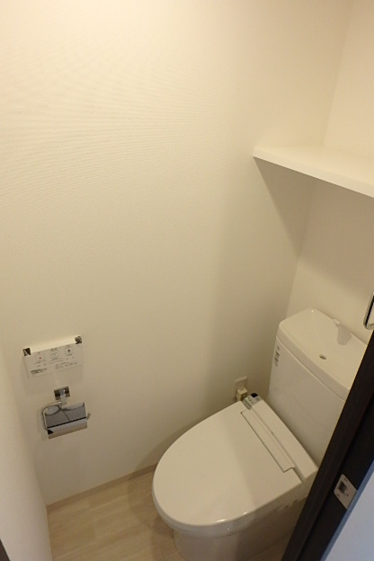 ガーラ・ステーション横濱関内7階 シャワー付きトイレ