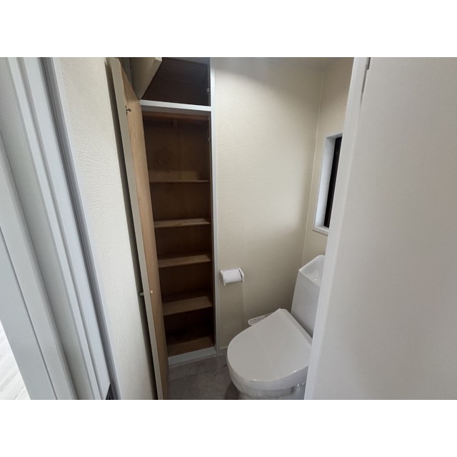 パームヴィラ鴨居401号室 内観