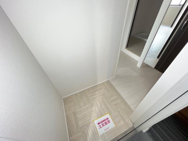 ヴィーナス（Ｖenus）301号室 玄関