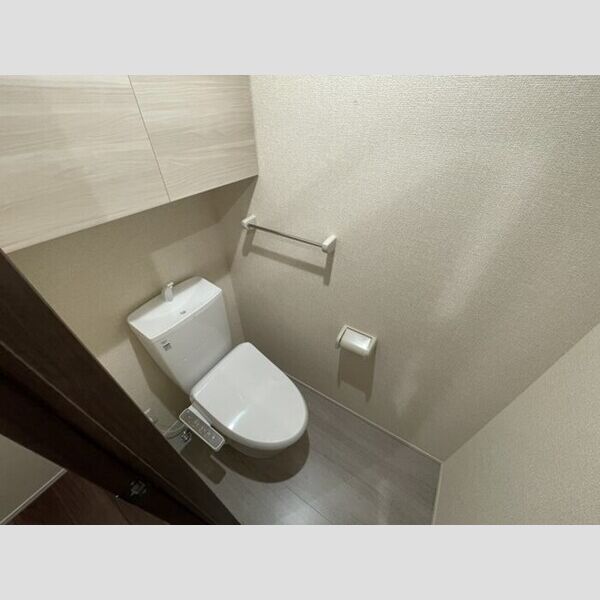 ハイクレスト103号室 トイレ　温水洗浄暖房便座