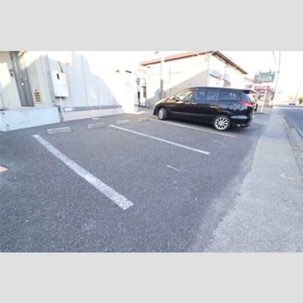 アピテ・プレミール 駐車場